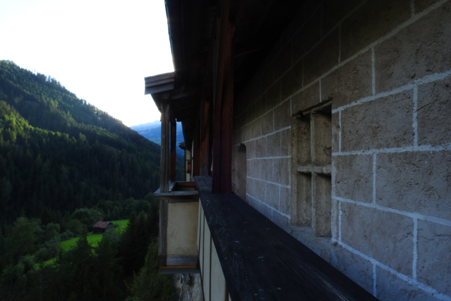 Galerie - Außenansicht mit Ausblick